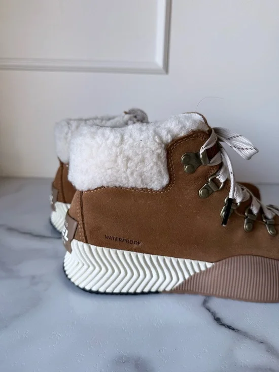 Sorel Out N About III Conquest Boots Size 8.5 Camel Brown Suede Waterproof - Picture 4 of 5